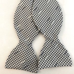 Turnbull & Asser bow tie black and white
